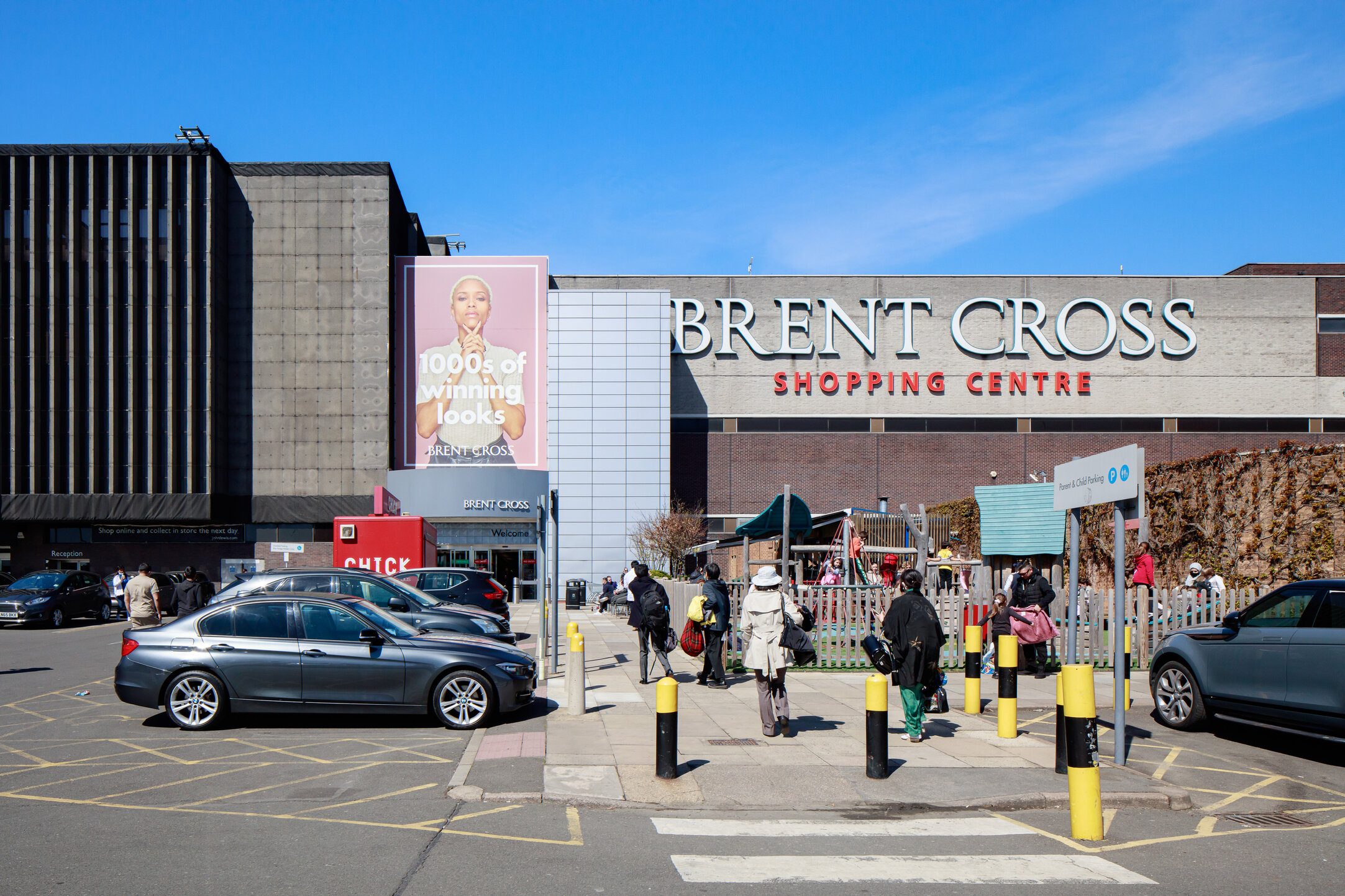 UK's largest EV charging hub set to electrify retail destination